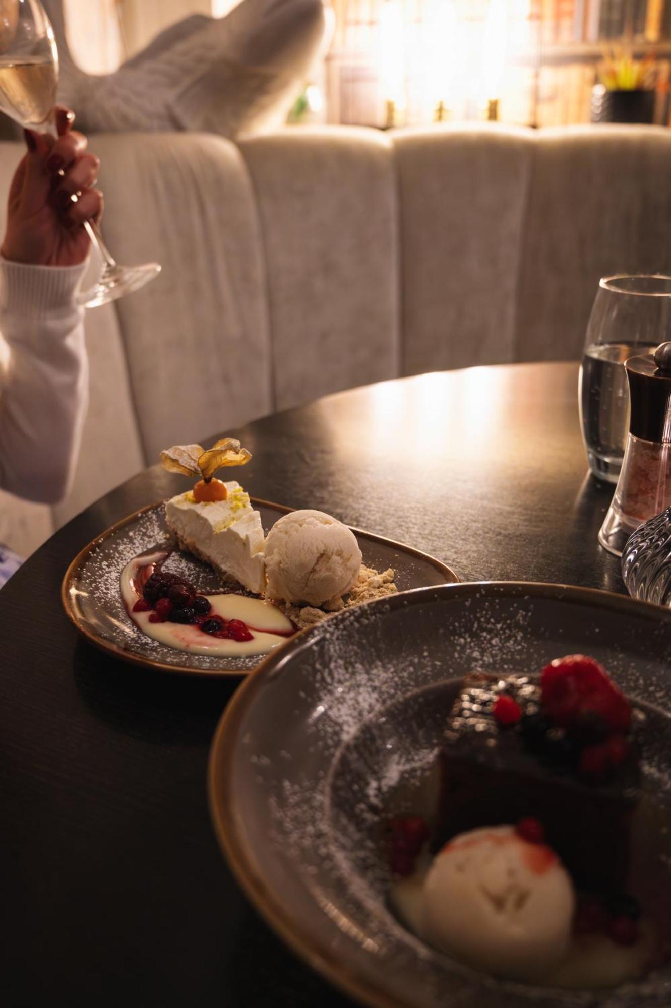 Atholl Arms Hotel Данкельд Экстерьер фото